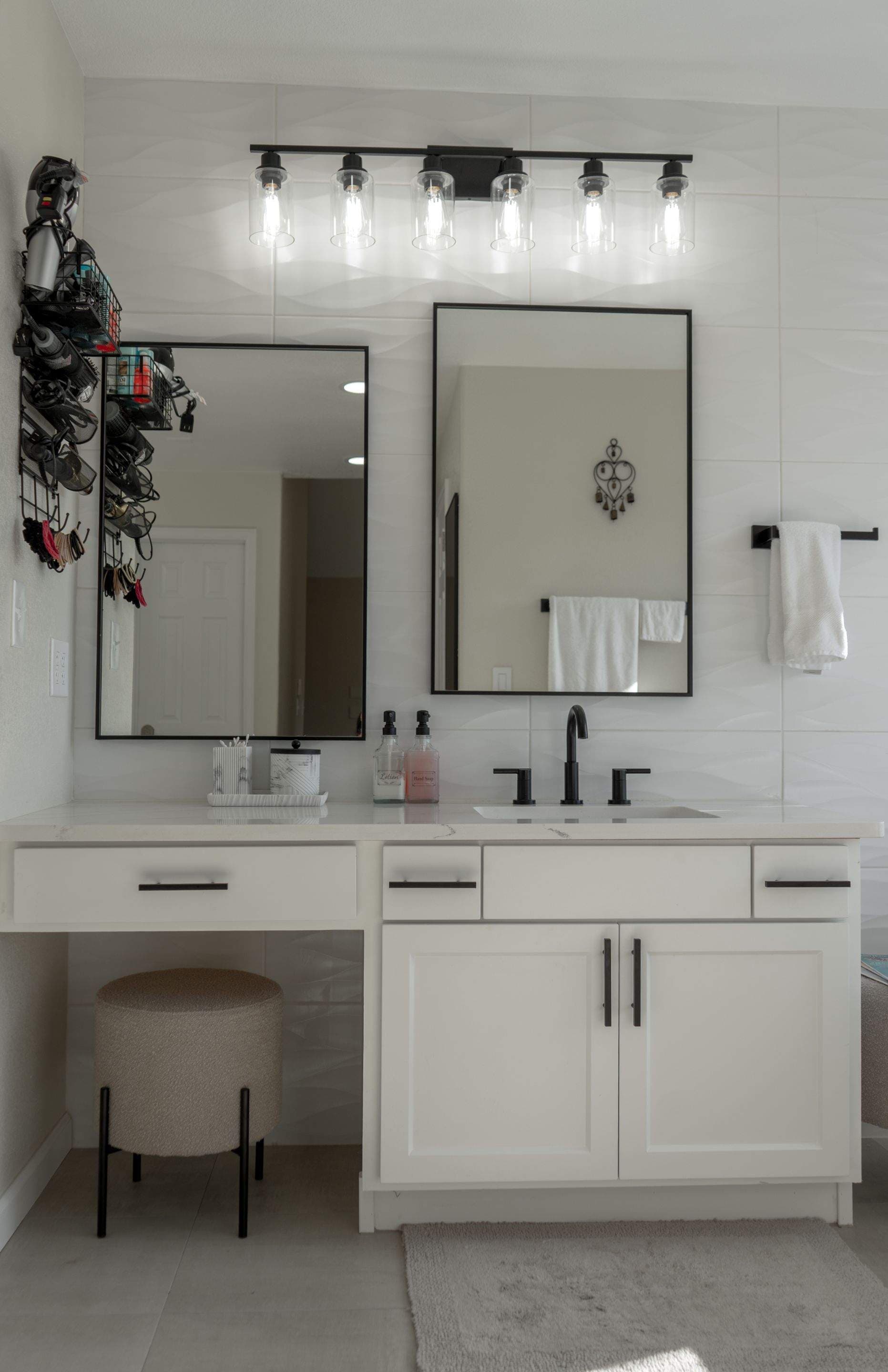 Gallery photos for Stunning Bathroom Transformation: Image #12