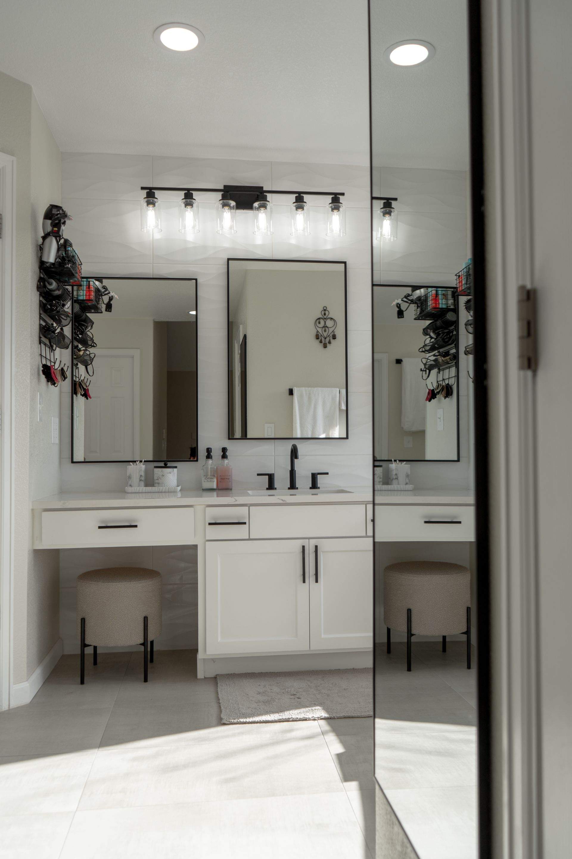 Gallery photos for Stunning Bathroom Transformation: Image #13