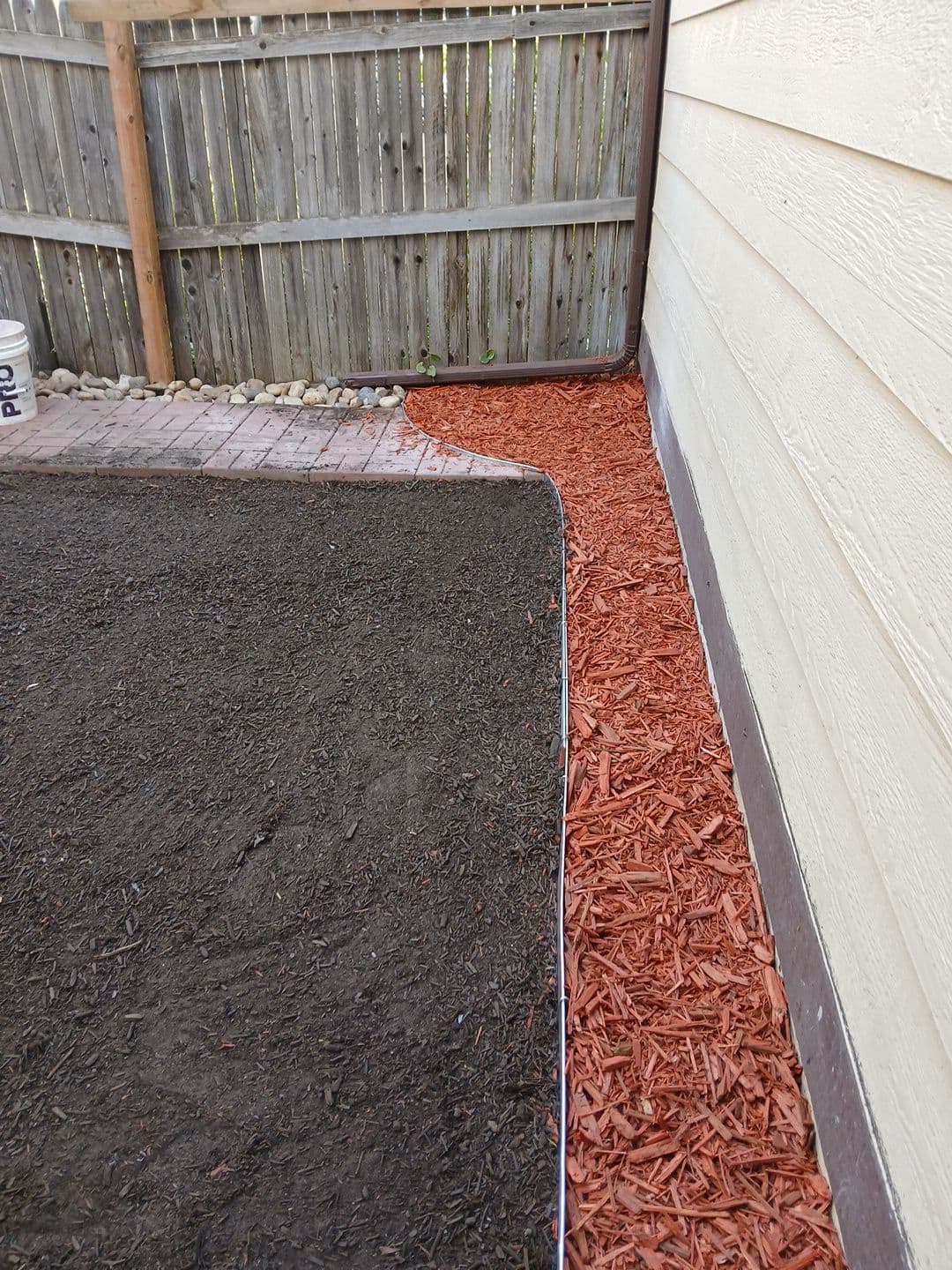 Gallery photos for Transforming Small Backyard Spaces With Vibrant Landscaping: Image #3