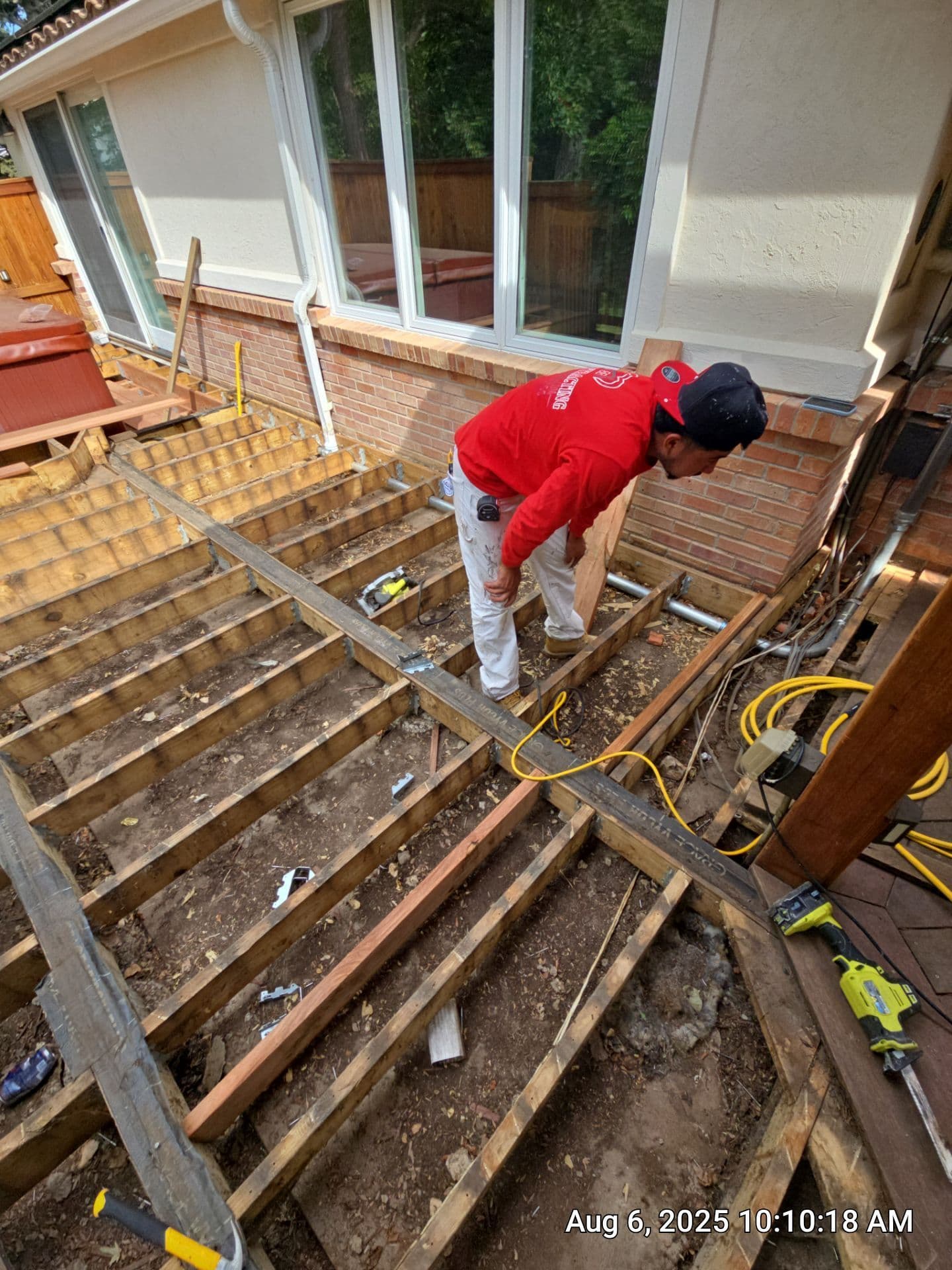 Gallery photos for Elegant Deck and Fence Transformation: Image #1