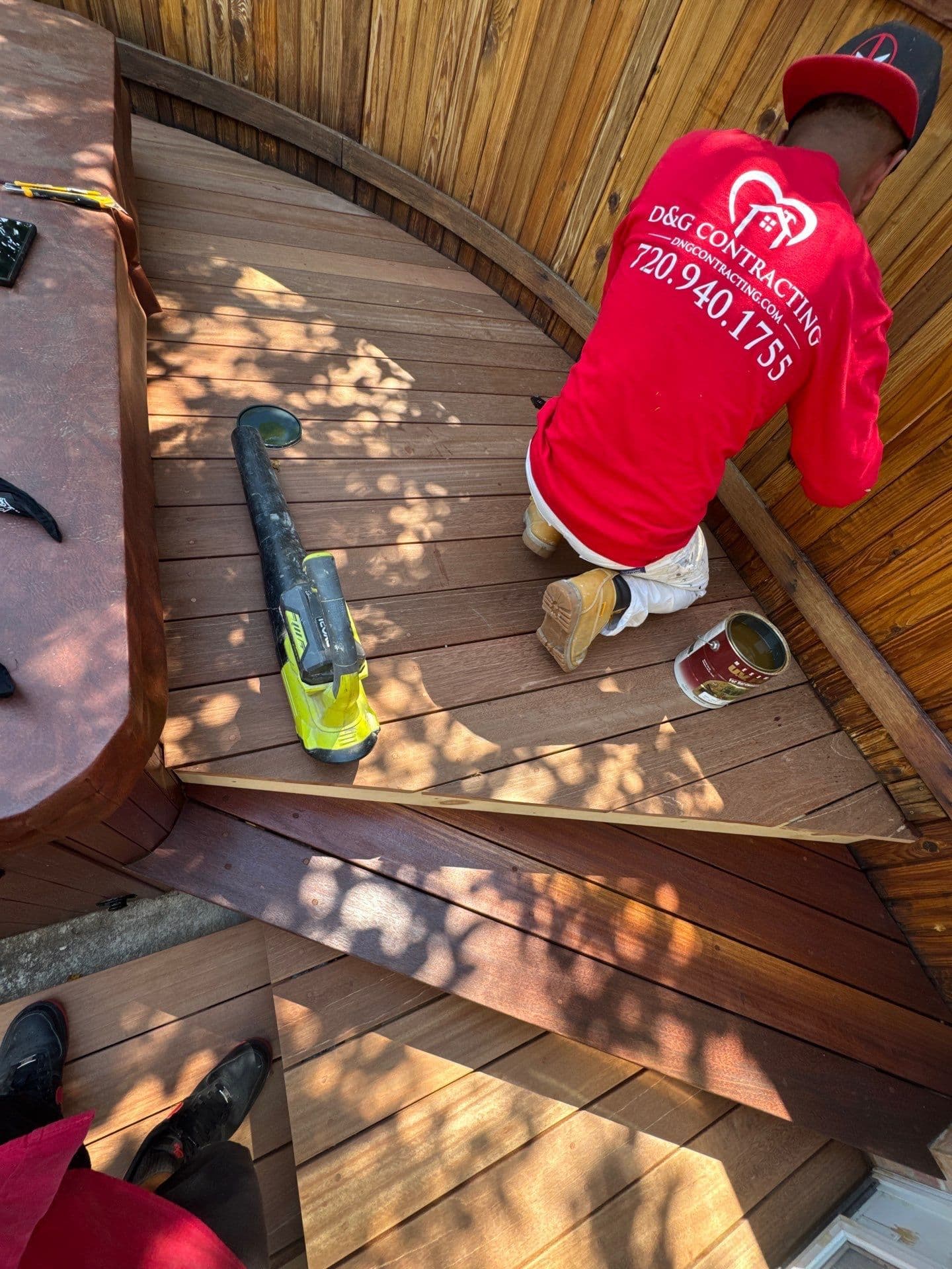Gallery photos for Elegant Deck and Fence Transformation: Image #3