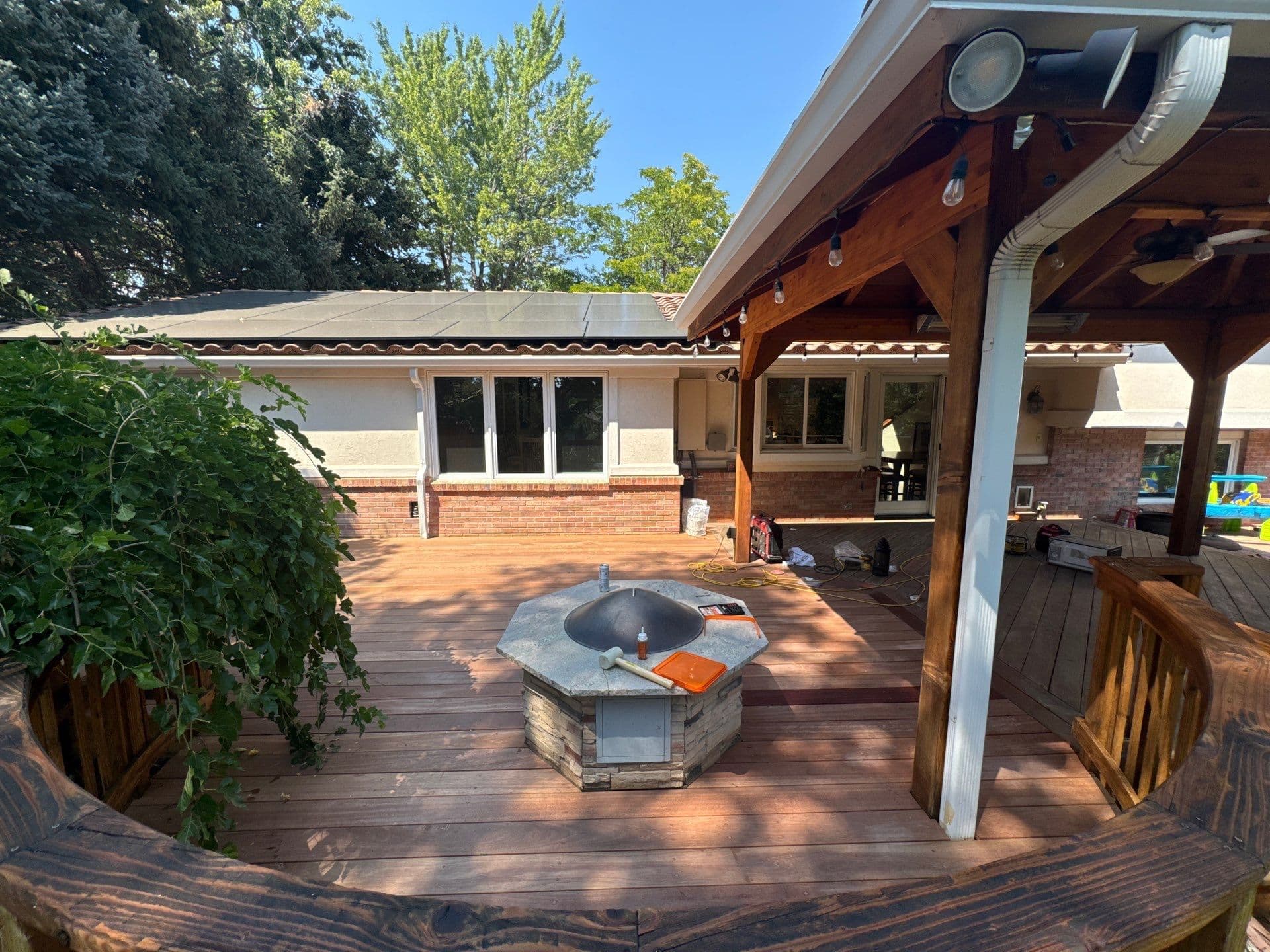 Gallery photos for Elegant Deck and Fence Transformation: Image #4
