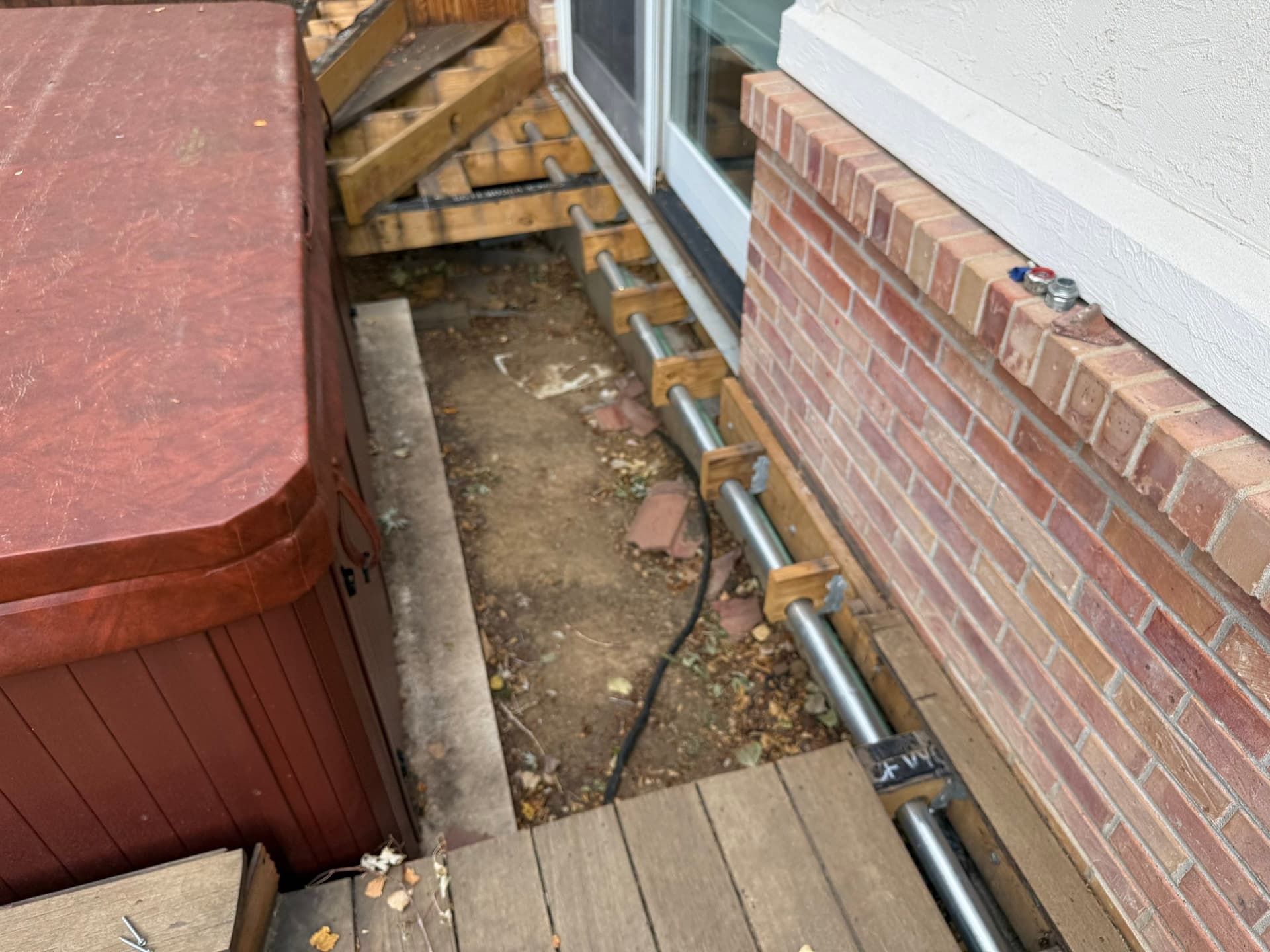 Gallery photos for Elegant Deck and Fence Transformation: Image #5