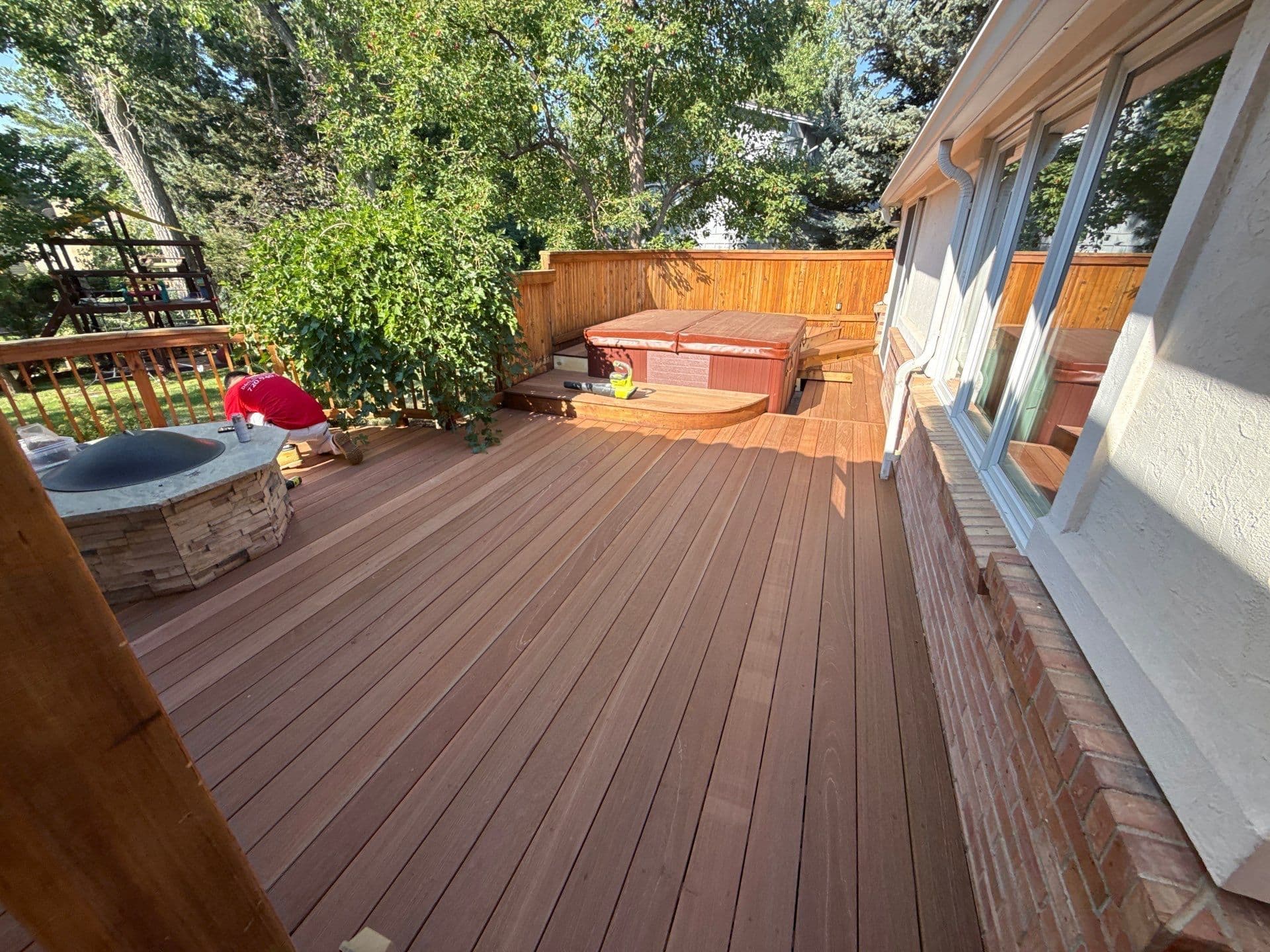 Gallery photos for Elegant Deck and Fence Transformation: Image #8
