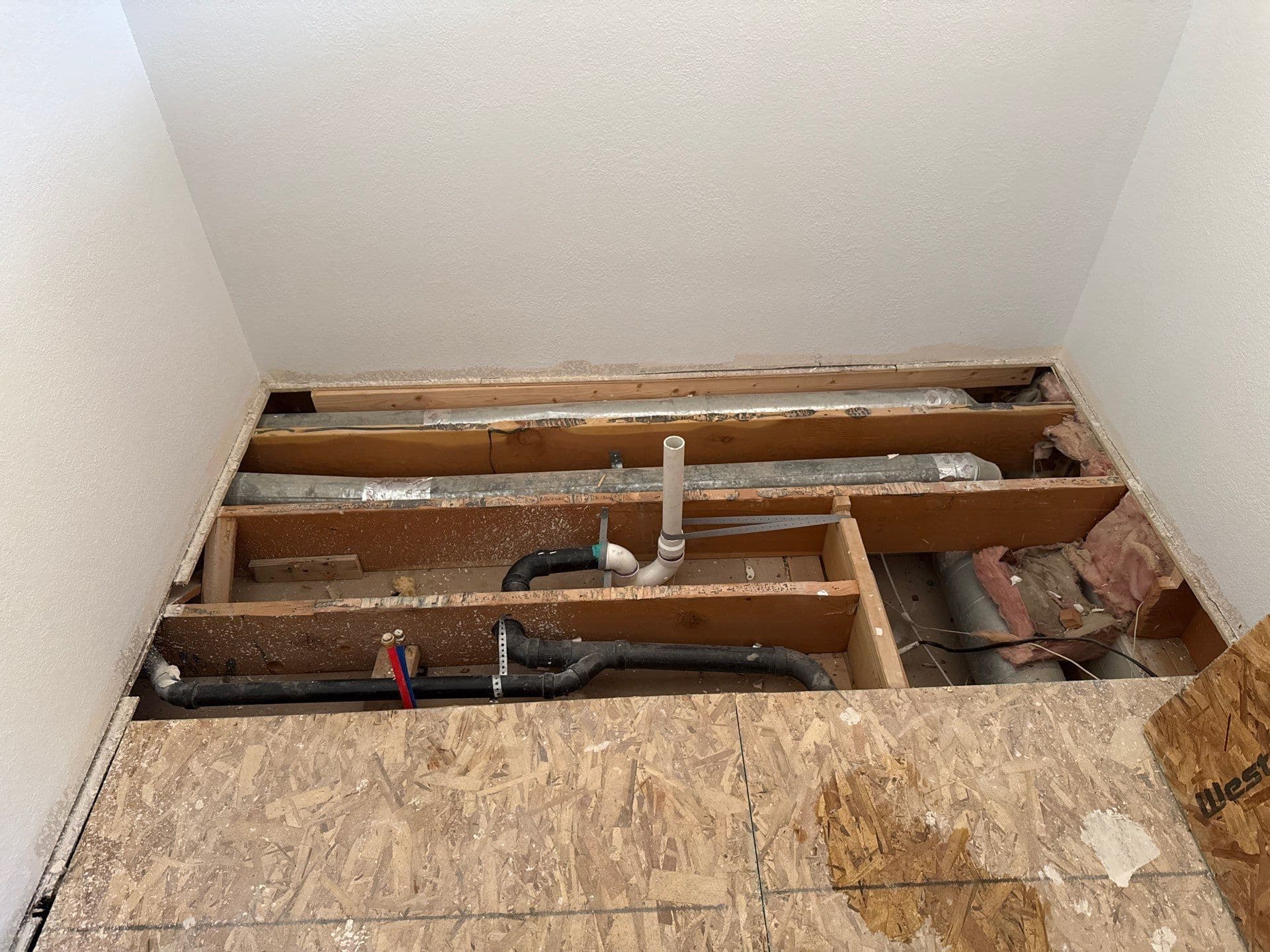 Gallery photos for Full Bathroom Gut and Rebuild with Freestanding Tub Plumbing and Tile Floor: Image #4