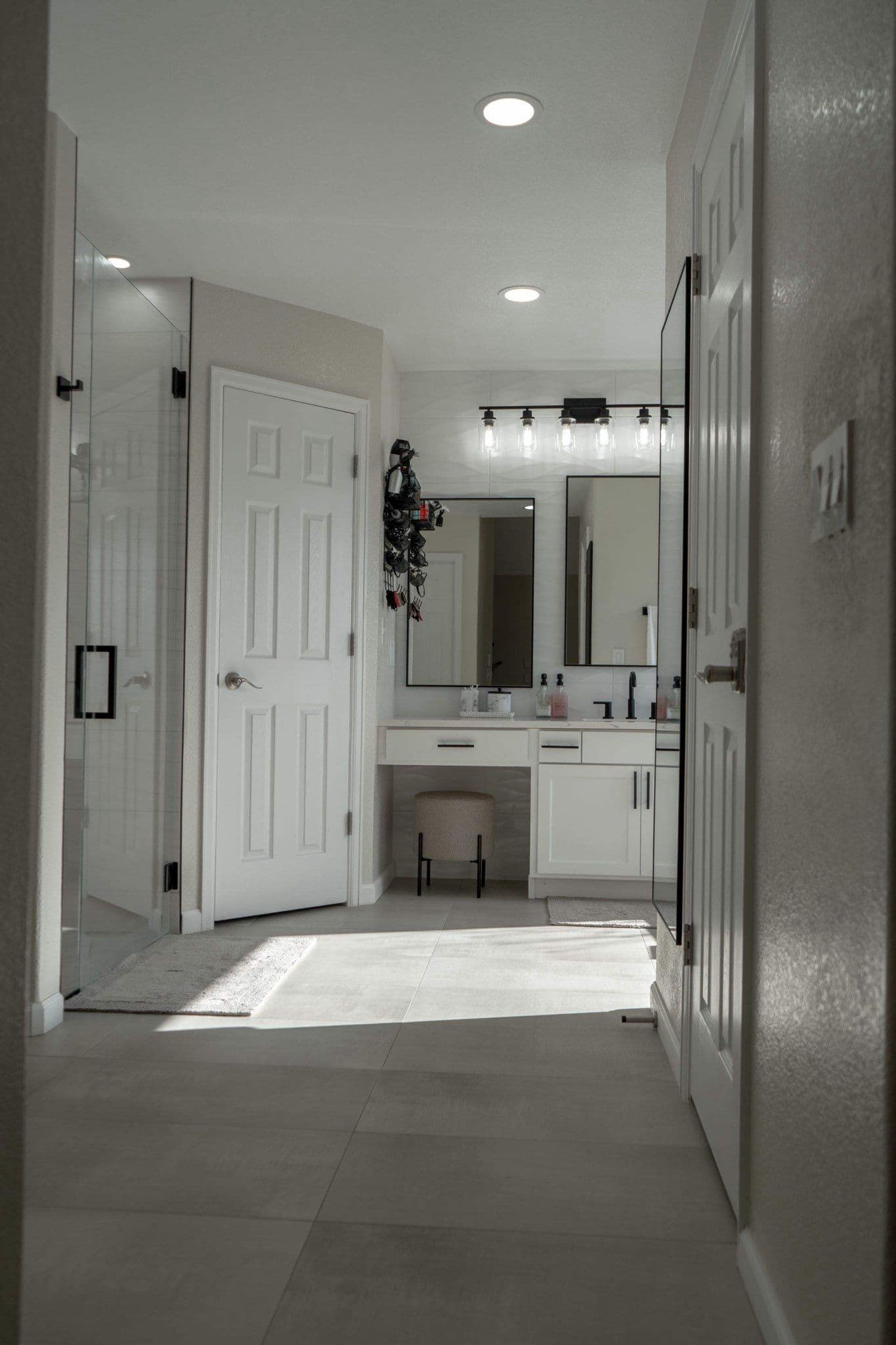 Gallery photos for Elegant Bathroom Makeover Featuring Custom Double Vanity: Image #2